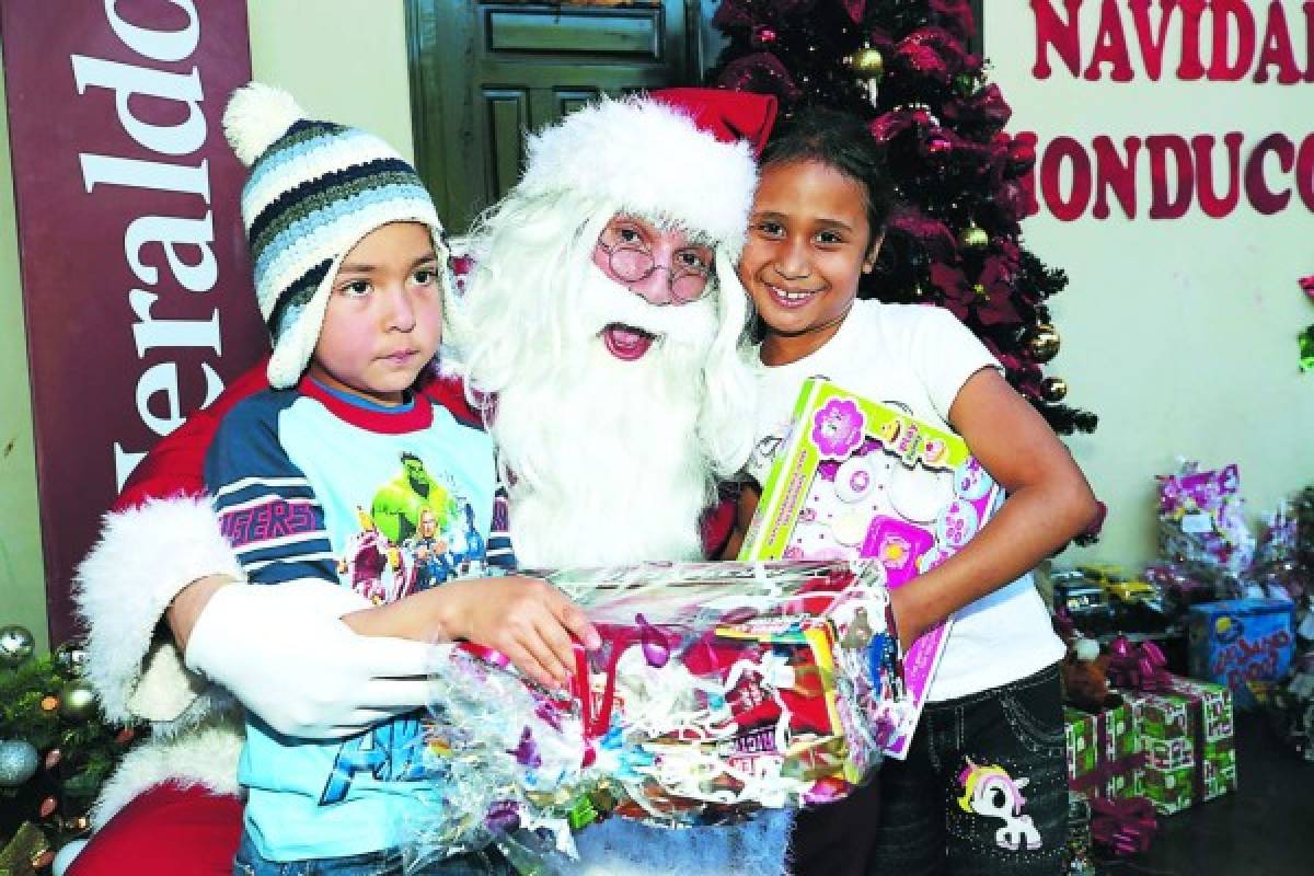 La alegría y la timidez se apoderaron de los peques.