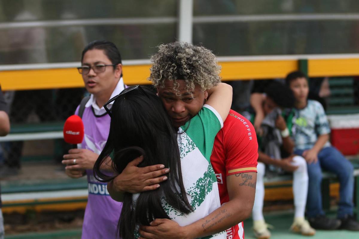 Las tristes y dolorosas imágenes de jugadores de Real Sociedad tras el descenso de Liga Nacional