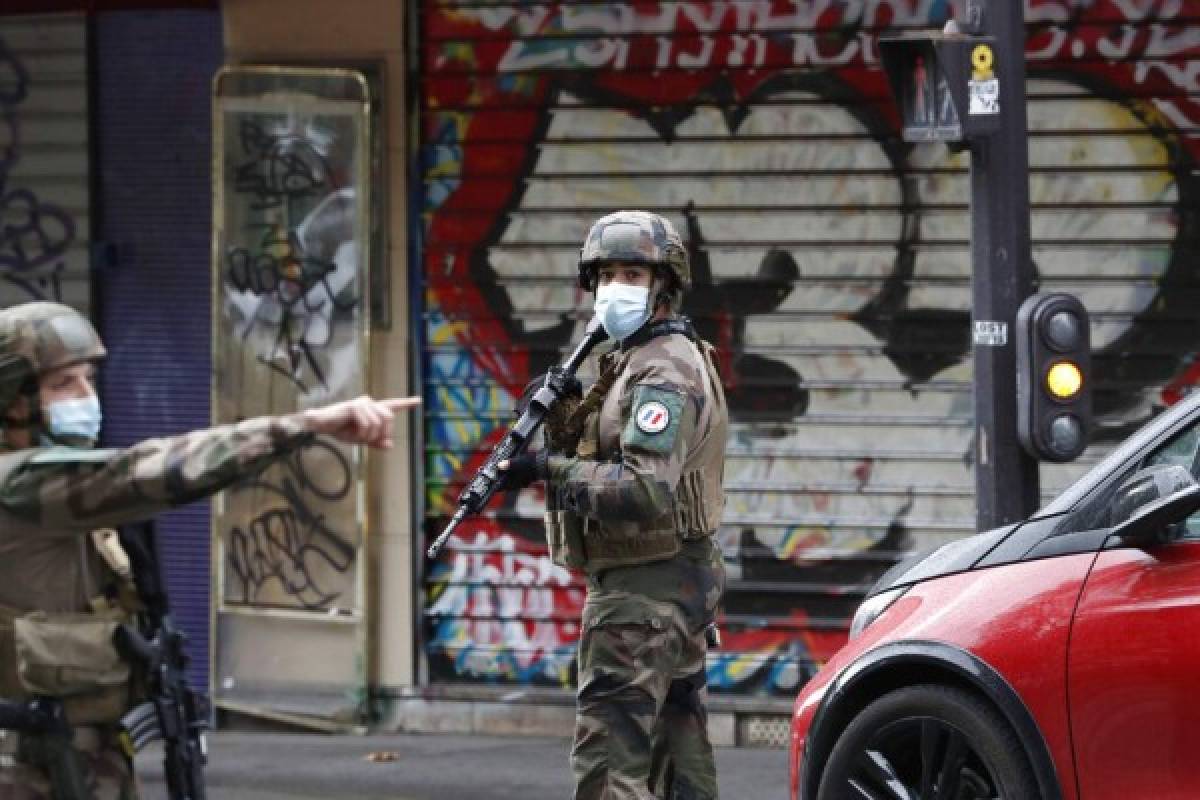 Ataque con cuchillo en París deja dos heridos; hay un detenido