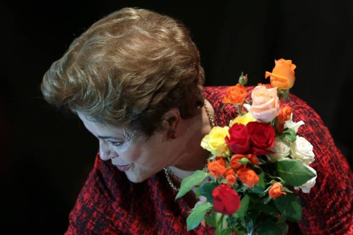 Aplazan votación en juicio político de Rousseff