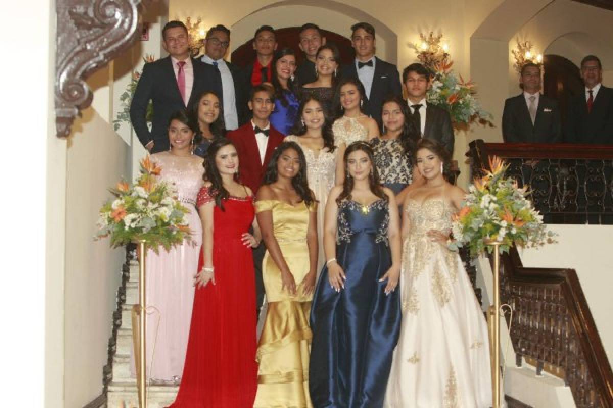 La fiesta prom de Saint Raphael's School