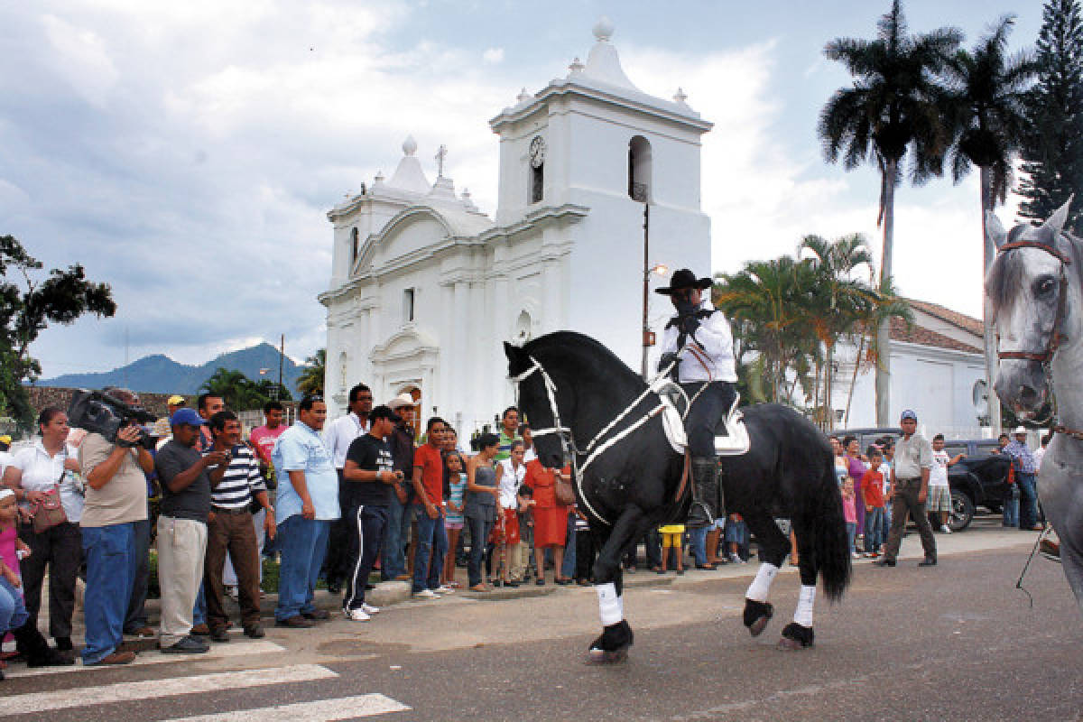 Con alborada arrancará el Festima