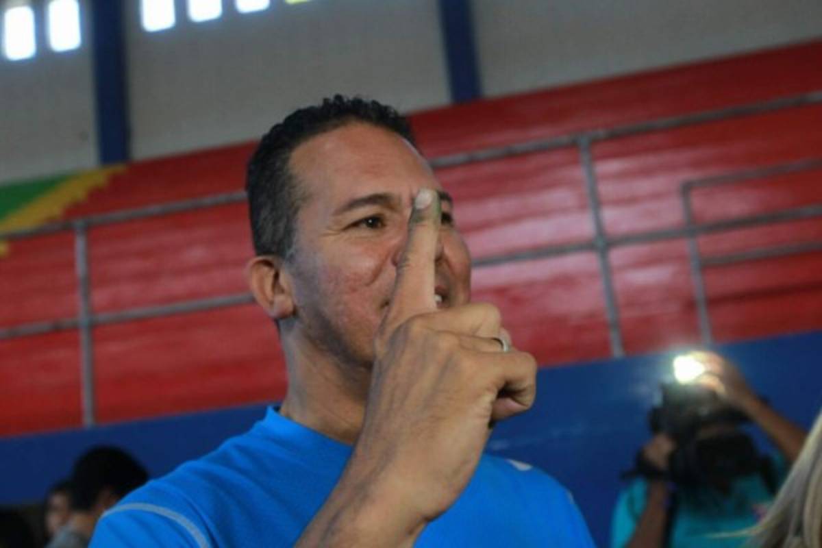 El primer hondureño en ejercer el sufragio este domingo