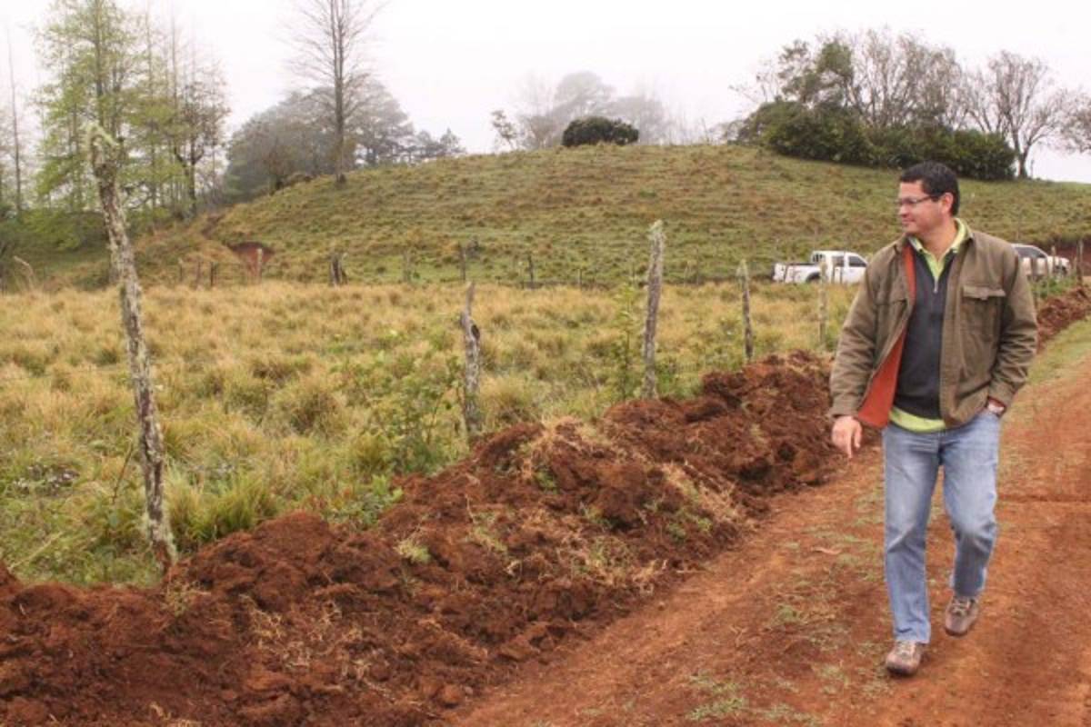 Marlon Escoto celebró cuatro años como ministro de Educación de Honduras