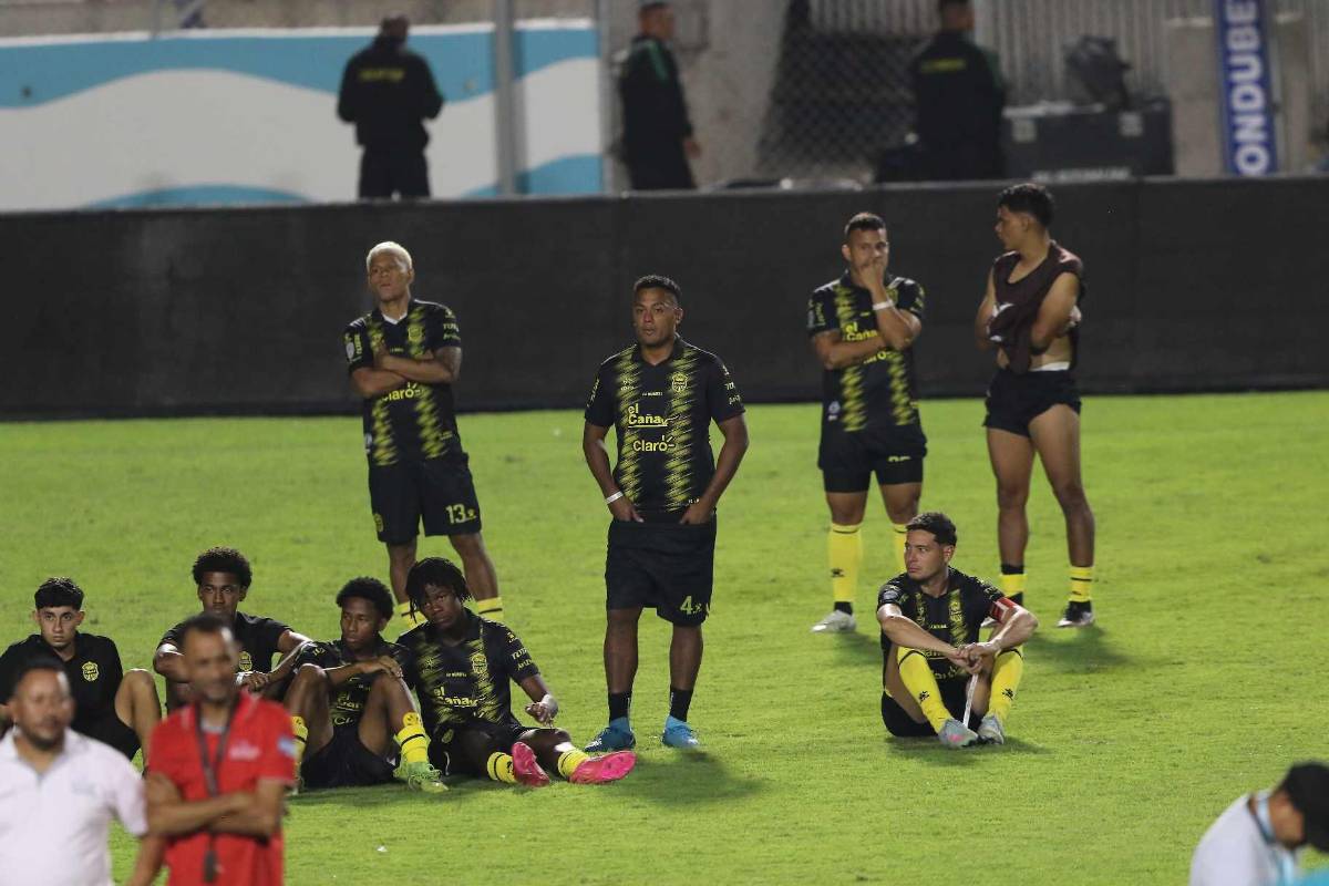 La tristeza de Real España luego de perder la final ante el Olimpia