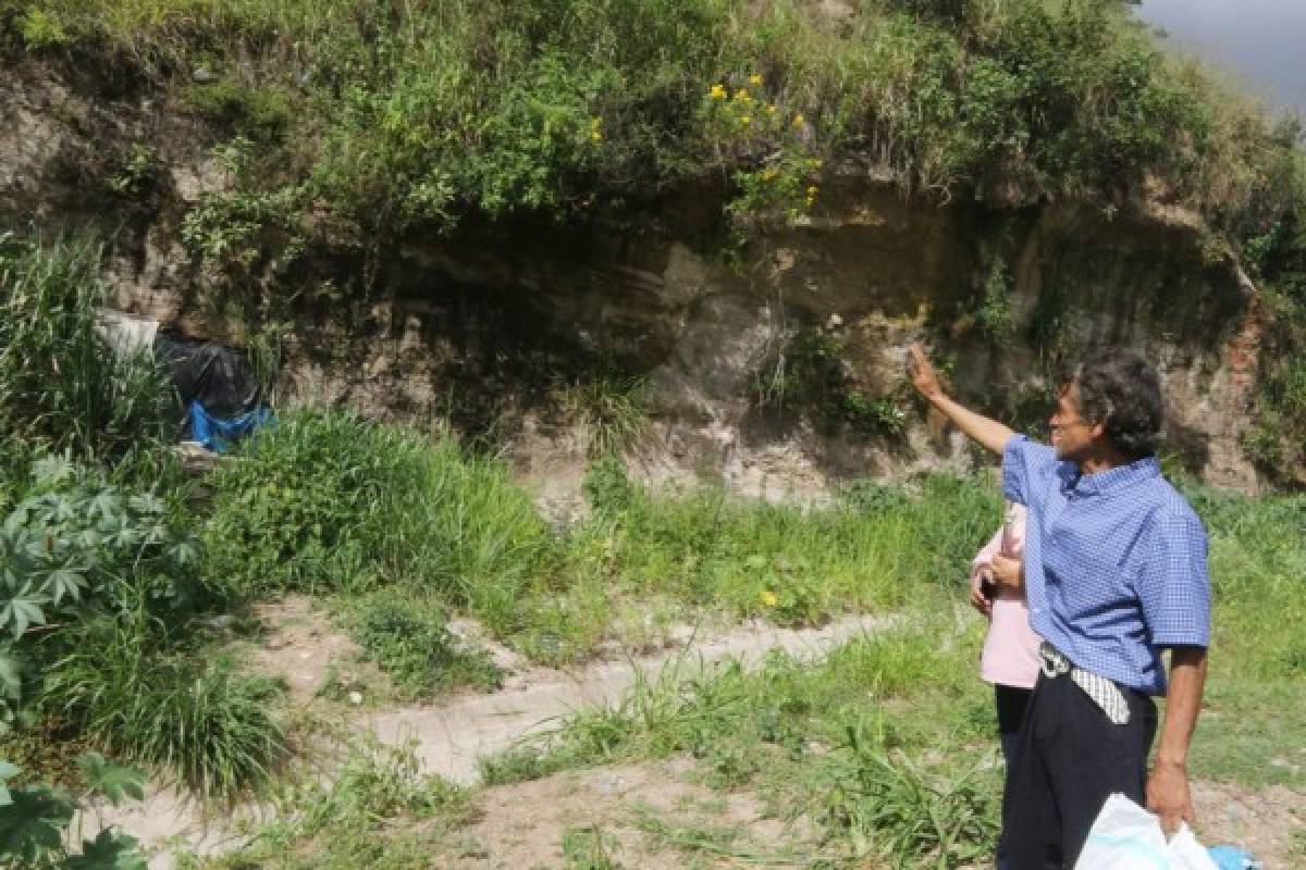 Don Óscar le dice adiós a la cueva y duerme por primera vez en una cama