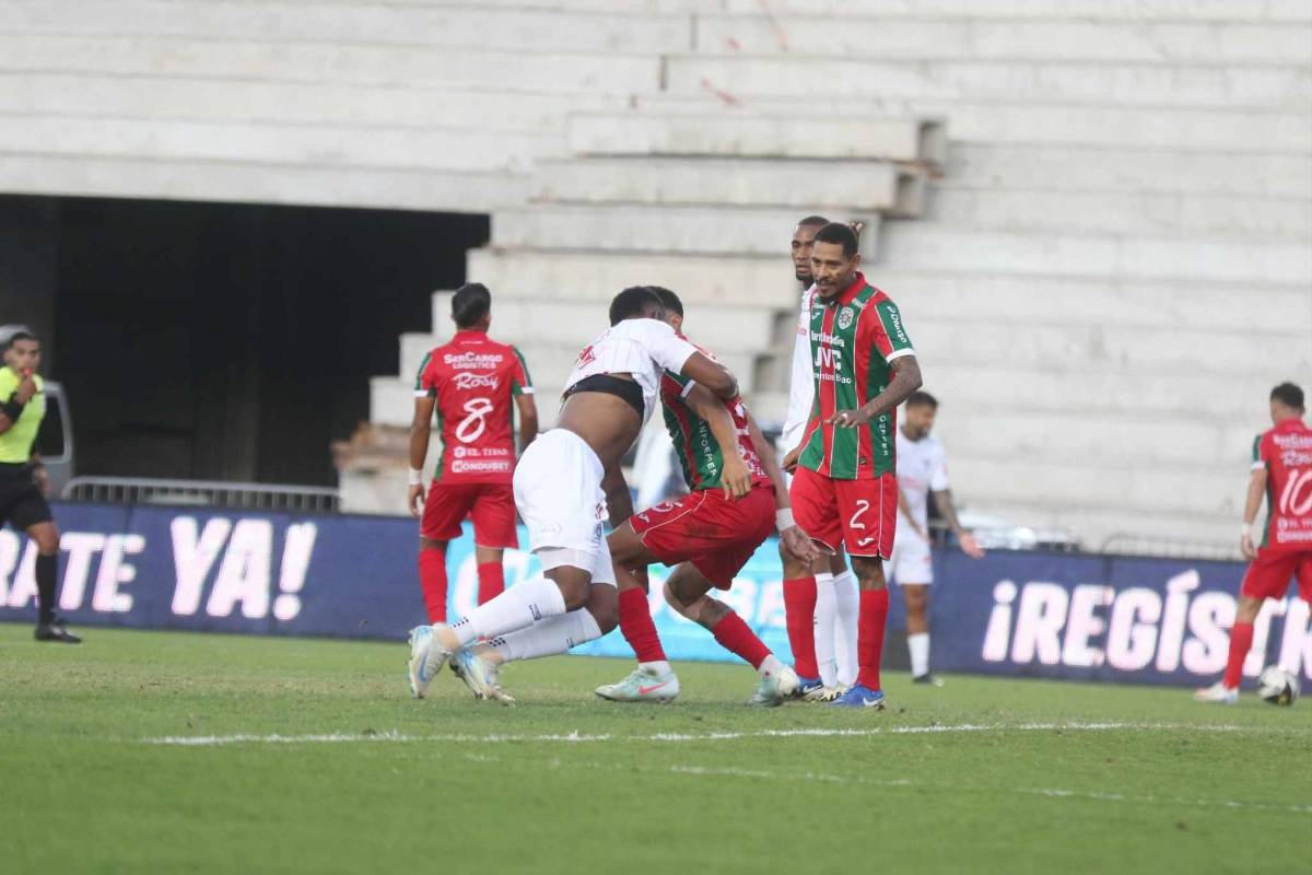 Jugadores casi se van a los golpes, aficionado es llevado de emergencia y tristeza en Marathón