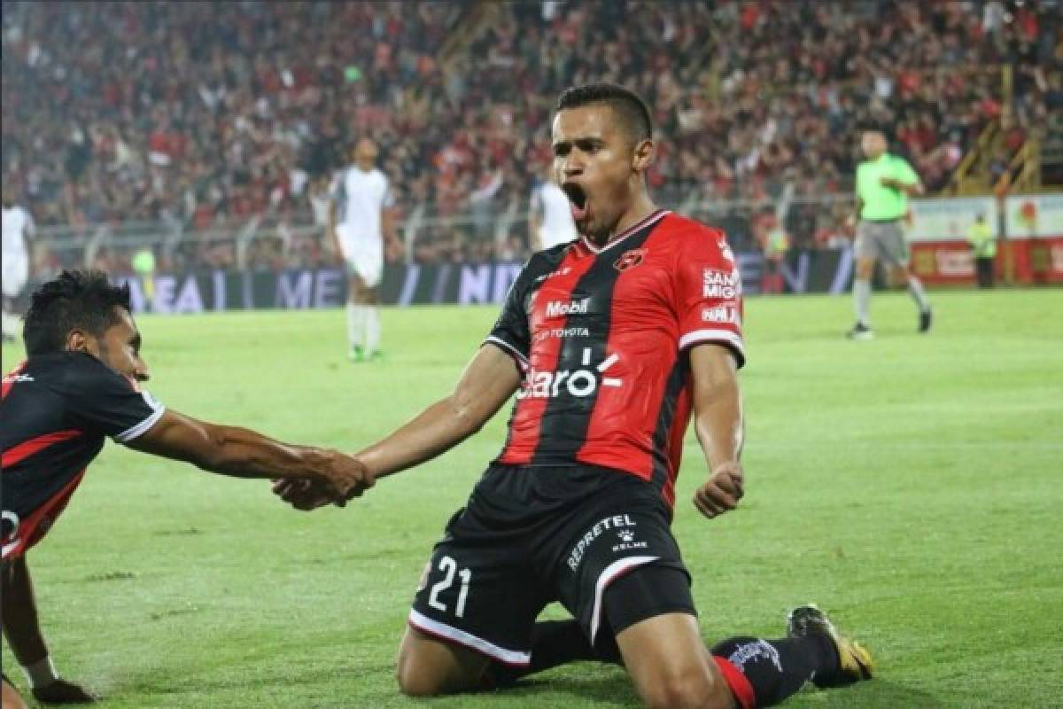 Roger Rojas tras estrenarse con gol en Alajuela: Fue un Debut soñado