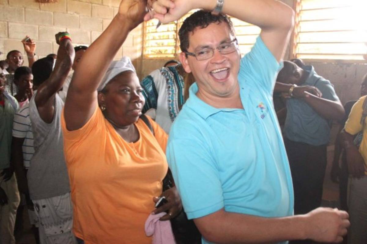Marlon Escoto celebró cuatro años como ministro de Educación de Honduras