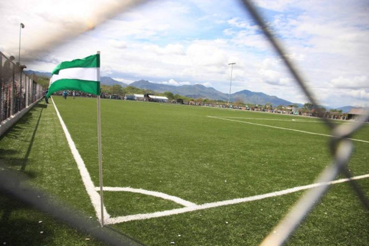 Ambientazo en la final de la Liga de Ascenso