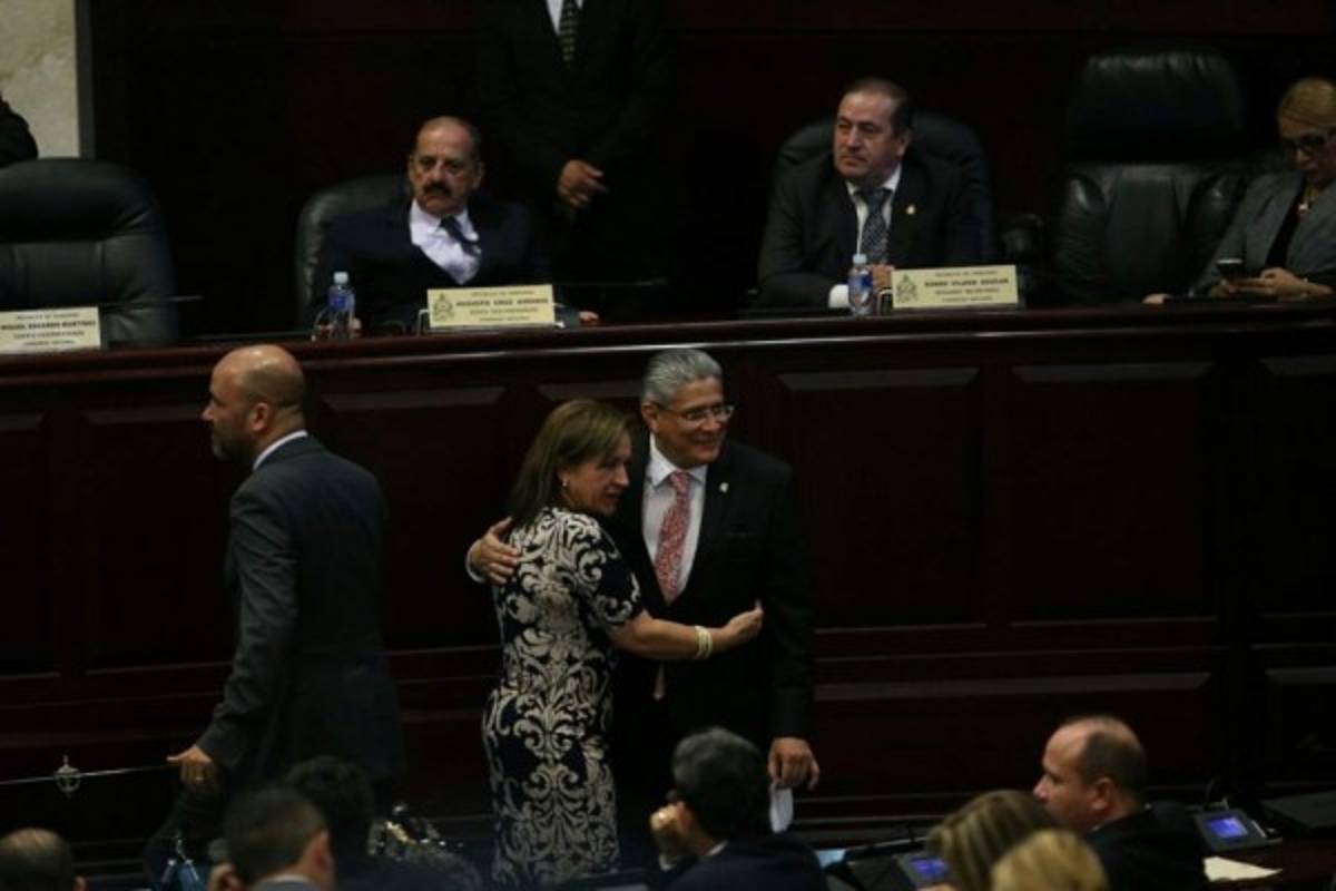 Esdras Amado López sugirió diálogo para alcanzar mayoría en elección de magistrados