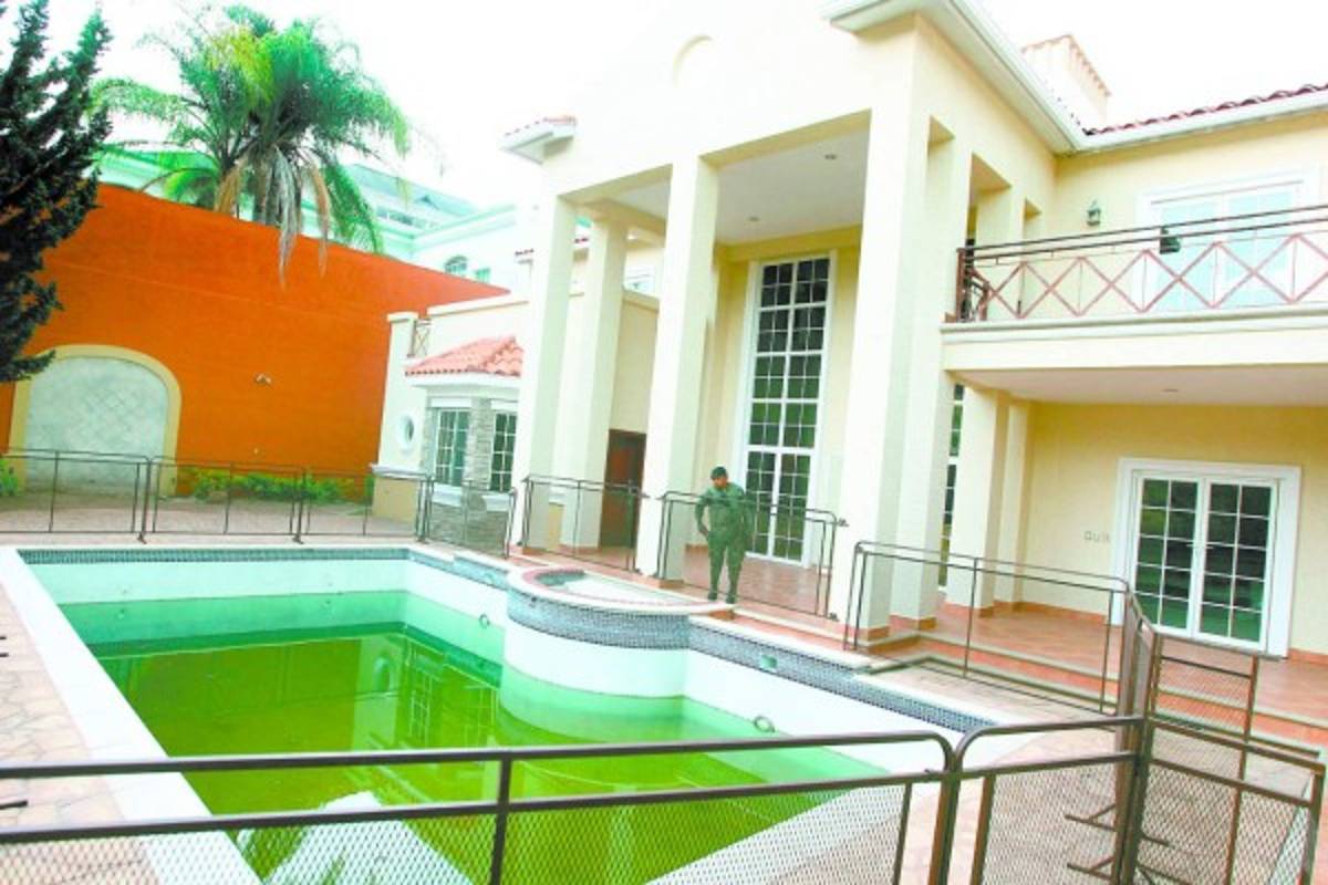 Quince pujadores inscritos para subasta de bienes incautados