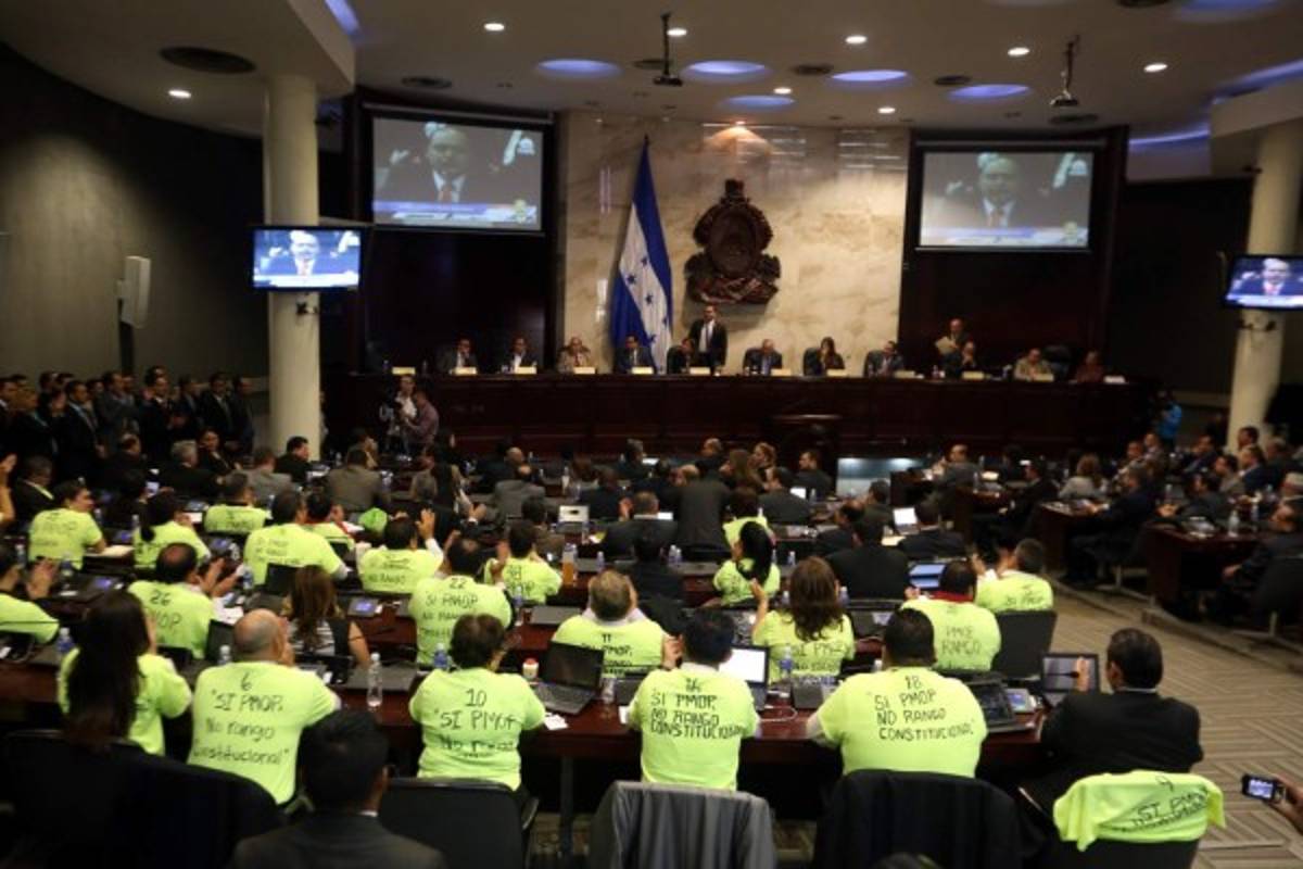 Peligroso cruzar la bota militar