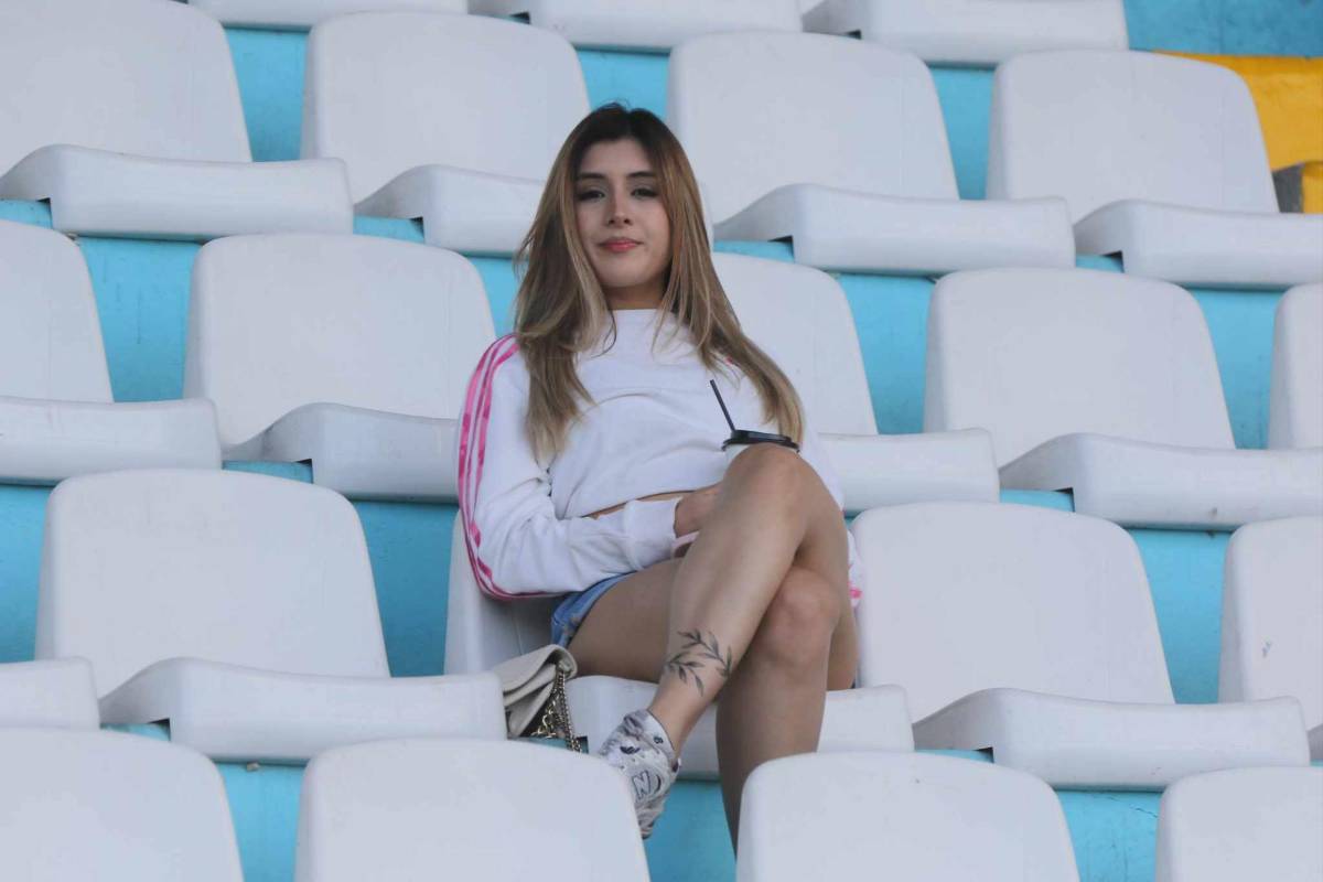 Olimpia y sus bellas aficionadas para clásico ante Marathón en el Nacional