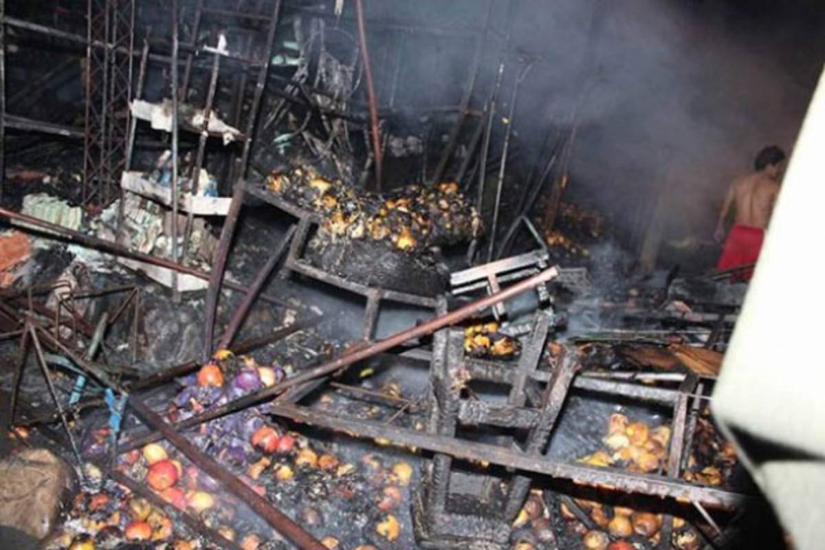 Incendios afectan dos mercados populares en Bolivia    