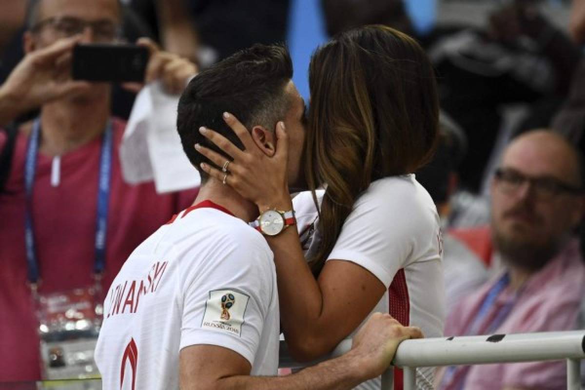 Romántico momento en el Mundial Rusia 2018: Lewandowski fue consolado por su esposa