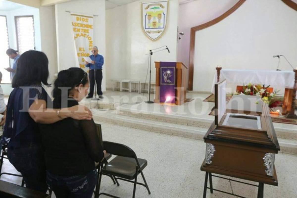 Velan restos de uno de los aficionados de Motagua fallecido en la tragedia del portón 11 del estadio Nacional