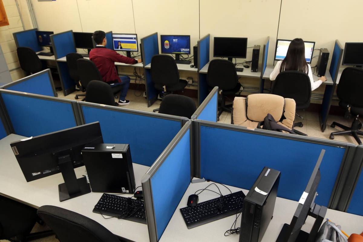 Computadoras, vehículos y mobiliario: las recientes inversiones en la UNAH Computadoras, vehículos y mobiliario: las recientes inversiones en la UNAH