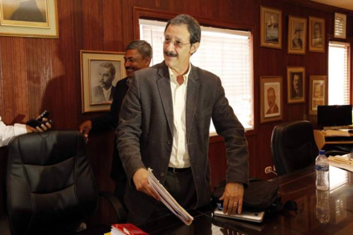 Liberales piden nuevamente renuncia de Mauricio Villeda del CCEPL por aspirar a diputación