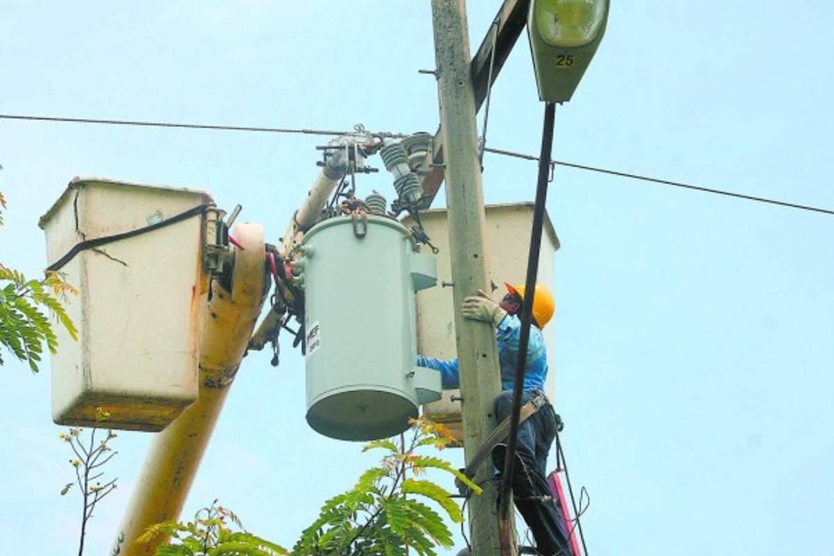 Honduras: Burocracia de la ENEE aumentó en 2,326 empleados en cinco años
