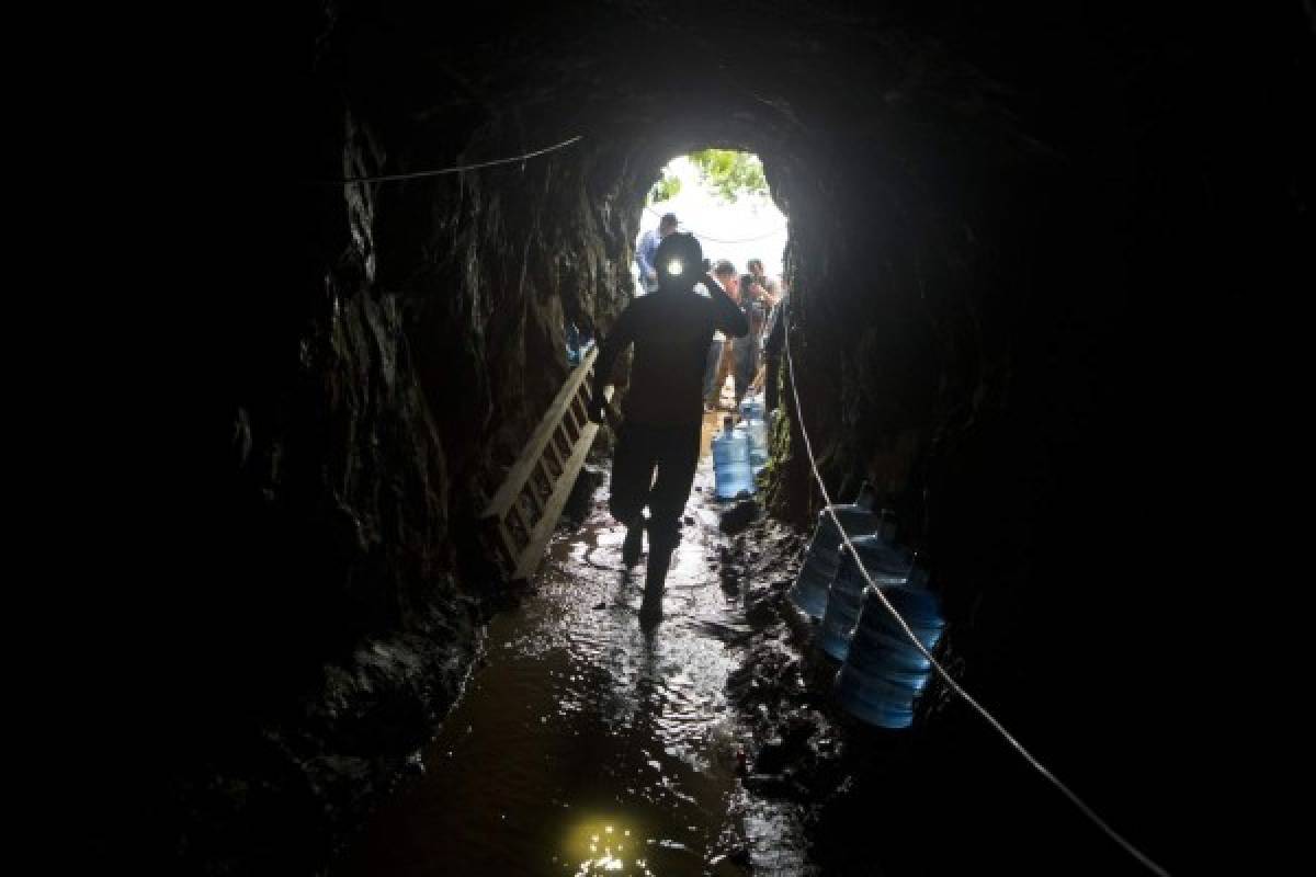Al menos 20 personas atrapadas en una mina