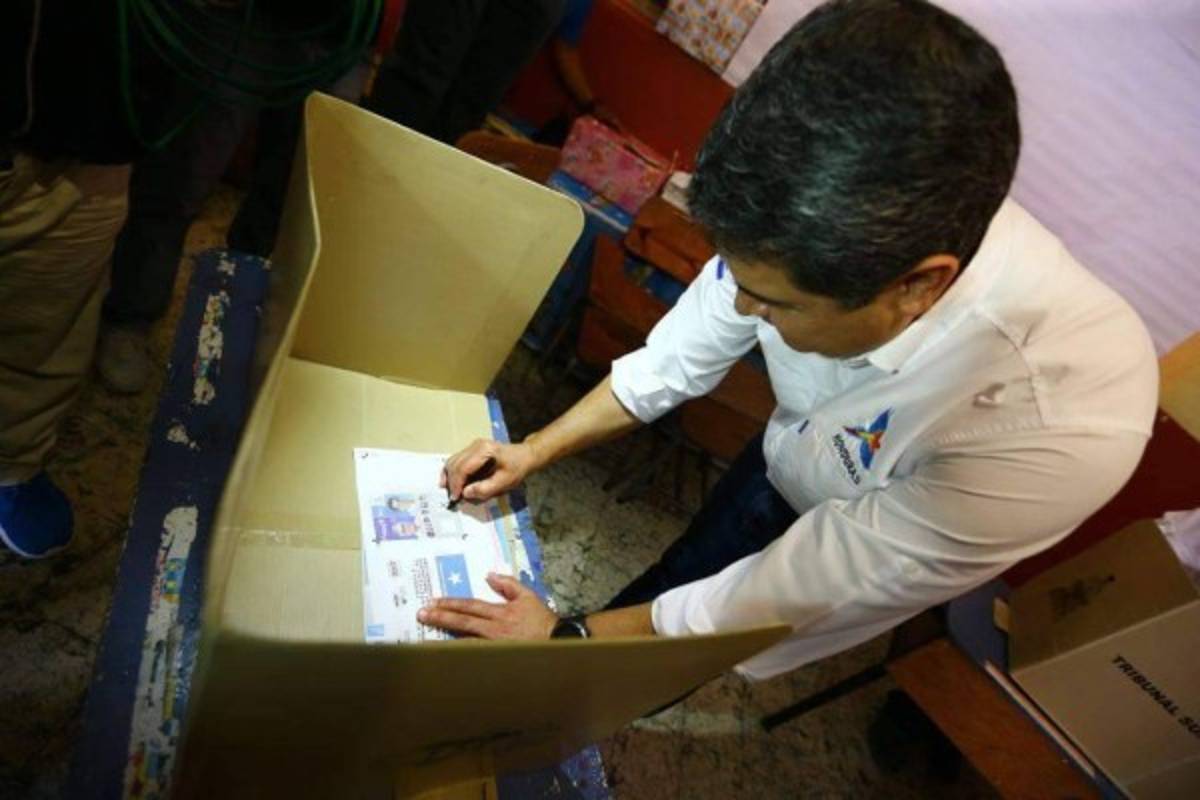 Juan Orlando Hernández: 'Vamos a estar ganando en el primer tiempo”