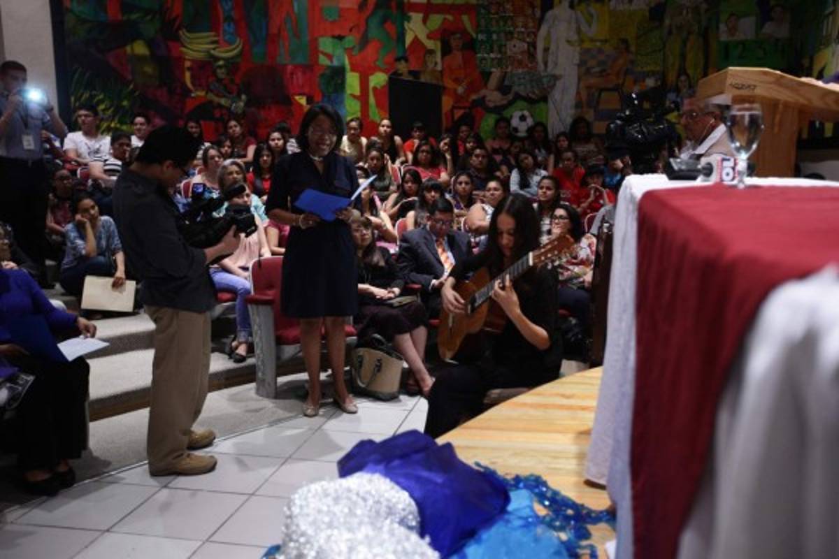 La UPNFM rinde homenaje a Rubén Darío