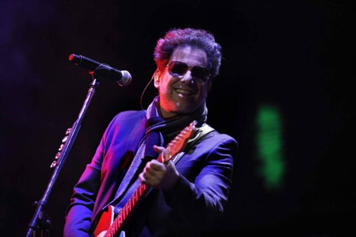 Andrés Calamaro vuelve a la escena musical, cargado de sonidos eléctricos