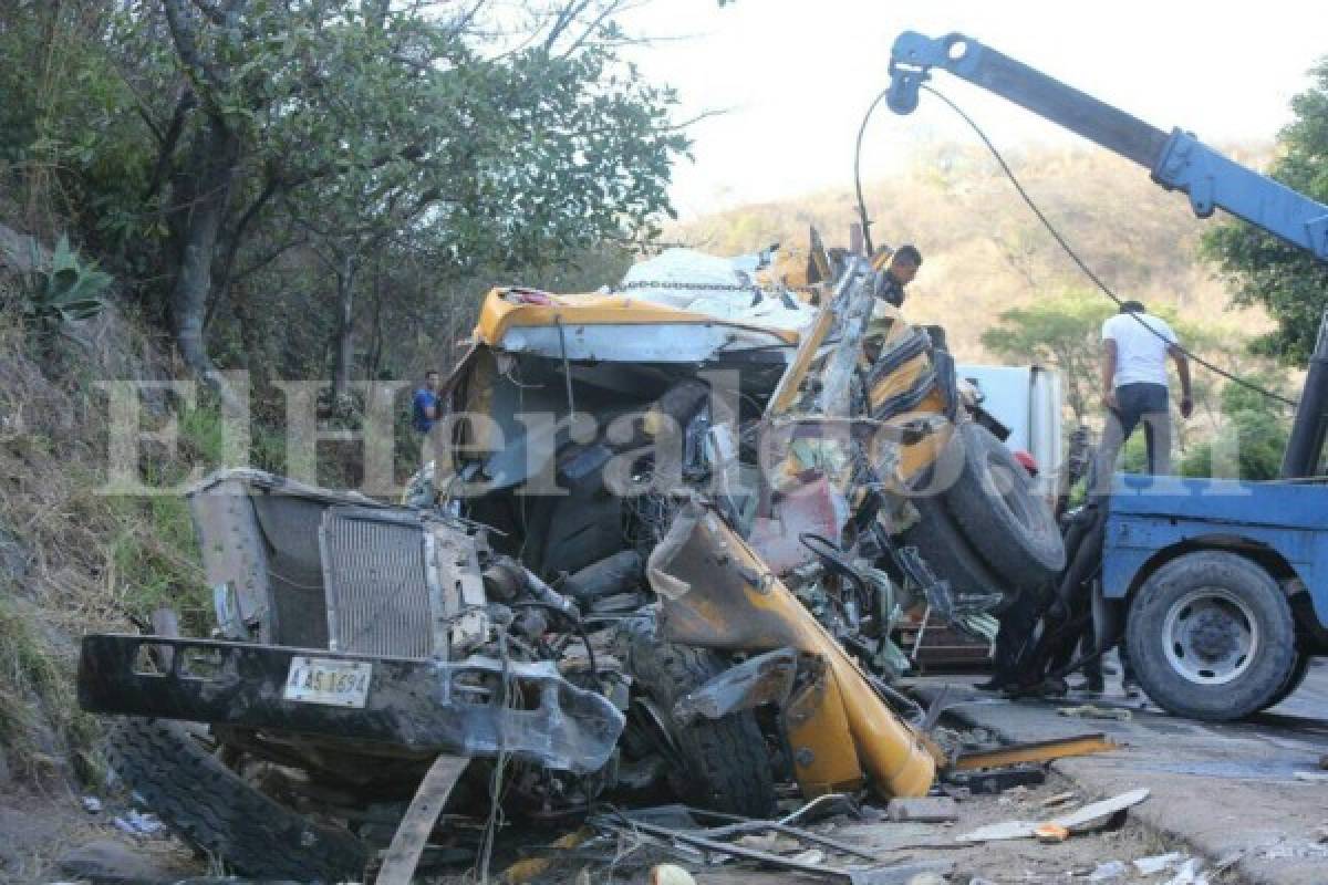 Honduras: Retiran parcialmente automotores accidentados y habilitan paso en salida al sur