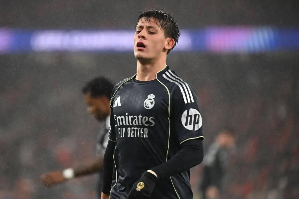 Fichajes: Analiza irse si sigue Arbeloa en Real Madrid y jugador descarta llegar al Barcelona