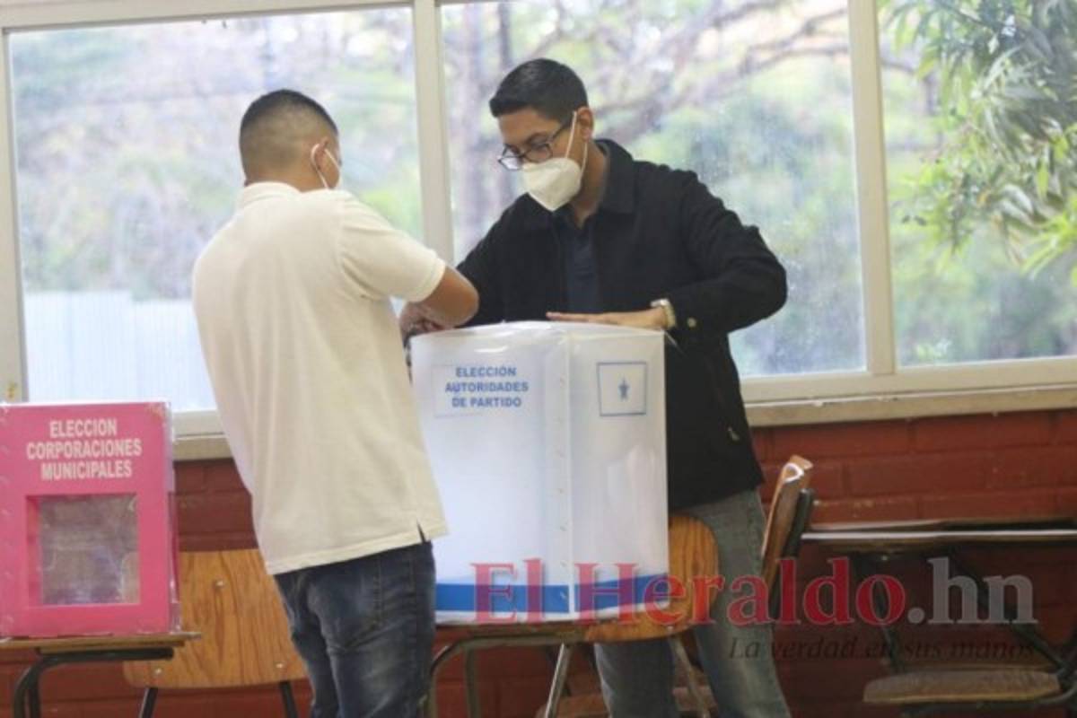 Con mascarillas y medidas de bioseguridad se desarrollan atípicas elecciones primarias (Fotos)