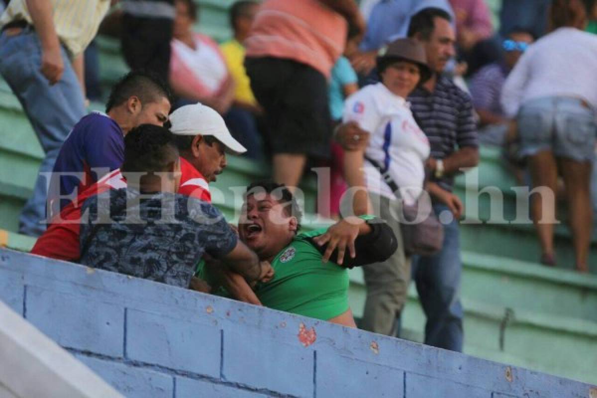 Aficionados se van a los golpes dentro del estadio Nacional en pleno clásico entre Olimpia y Marathón