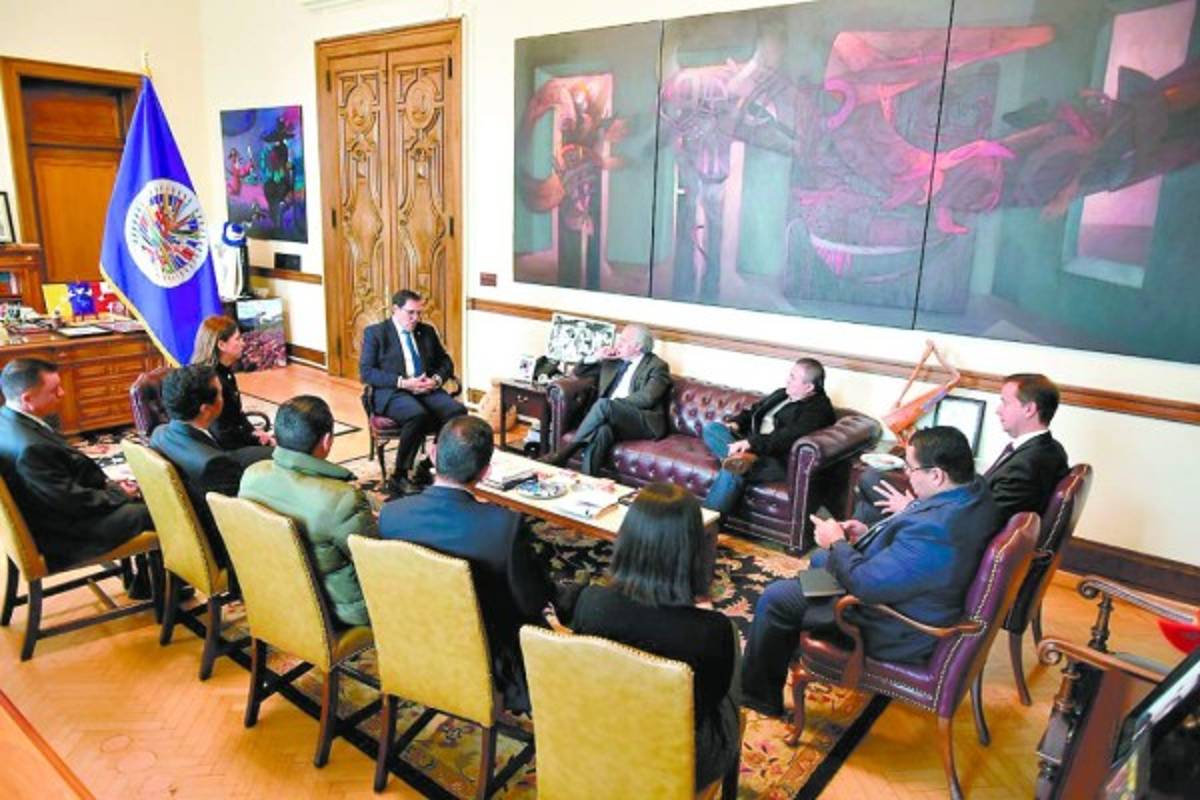 Gobierno y la OEA ajustan convenio de la Maccih