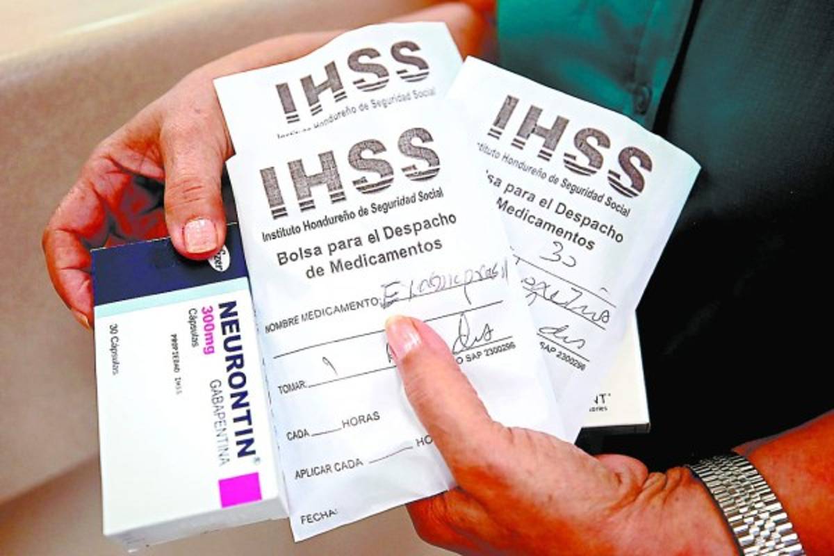 Pacientes abarrotan hospitales en busca de atención médica