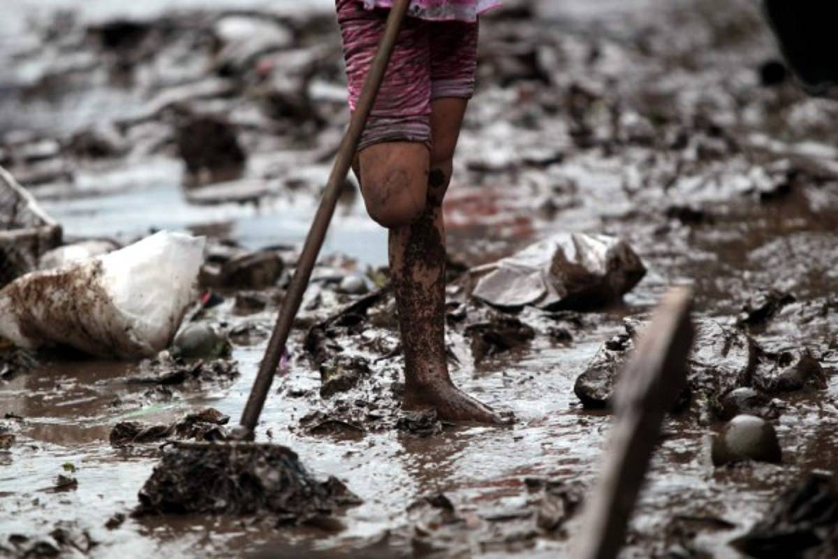 Desbordamiento de quebrada El Sapo inundó los mercados