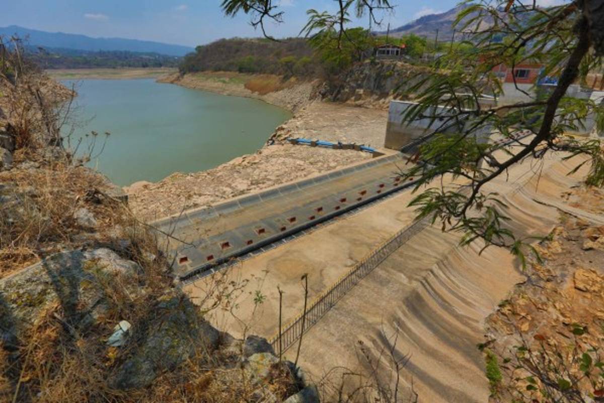 Débil recuperación de embalses