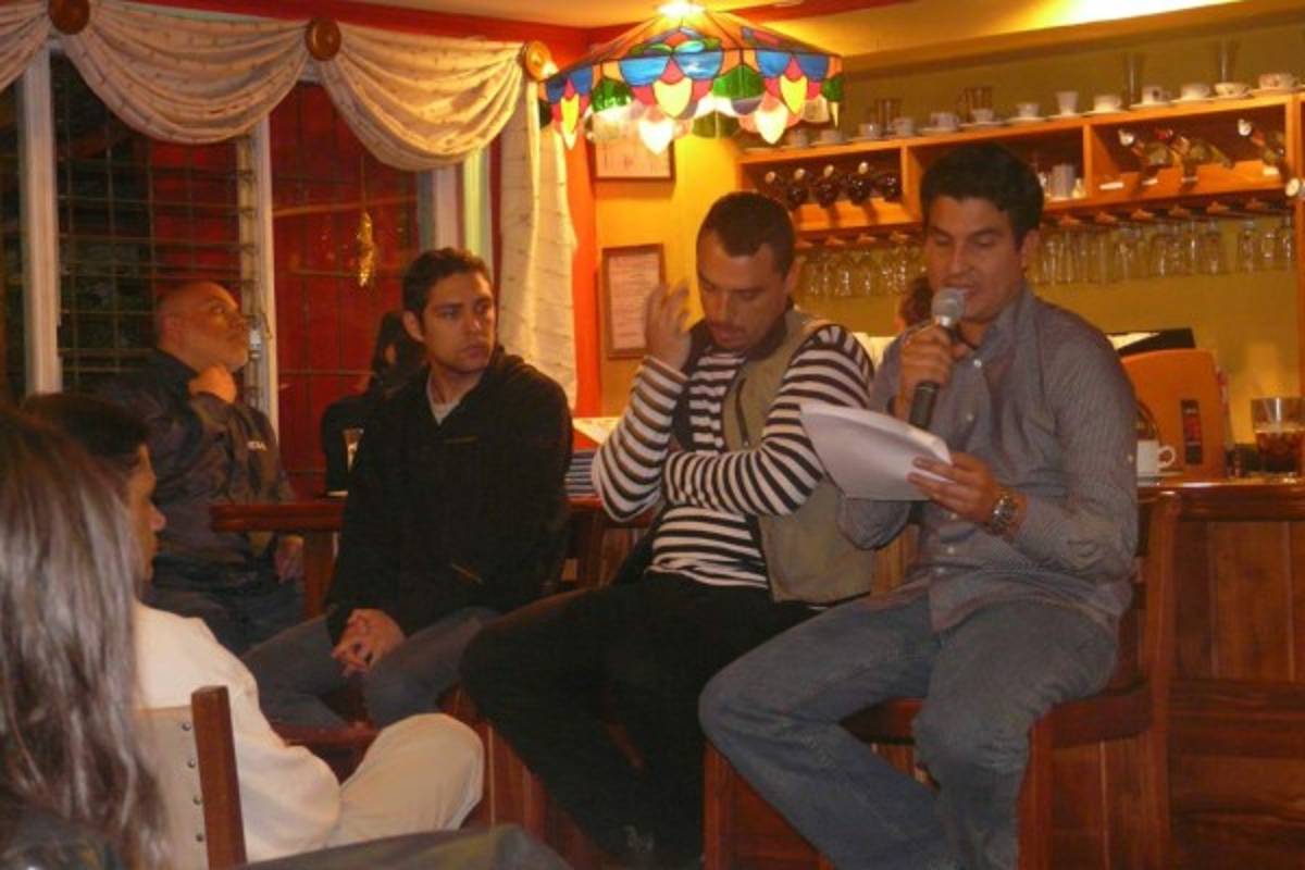 Dennis ávila, un poeta catracho en el país de la infancia