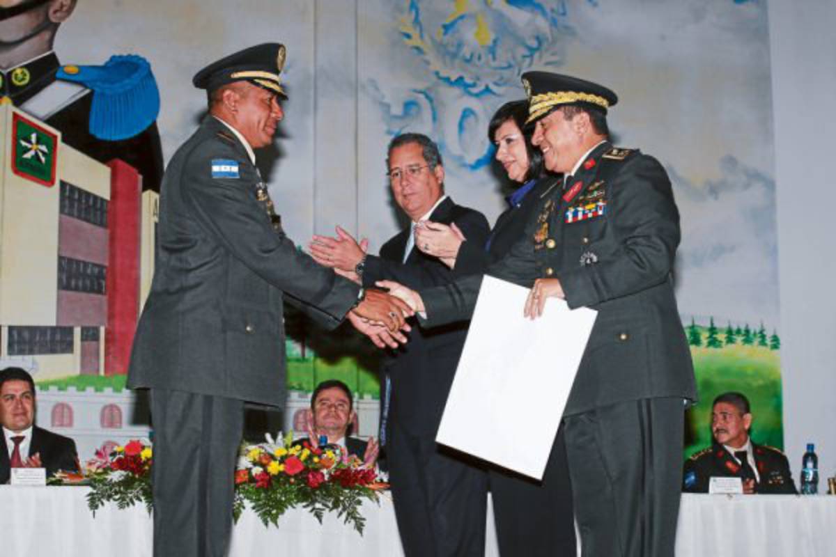 Se vienen más generales en las FF AA