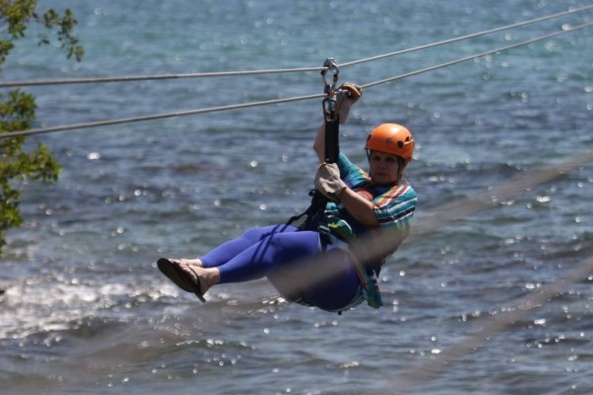 Cultura y adrenalina al visitar el Museo del Jade y el canopy Monkey La-La Zip