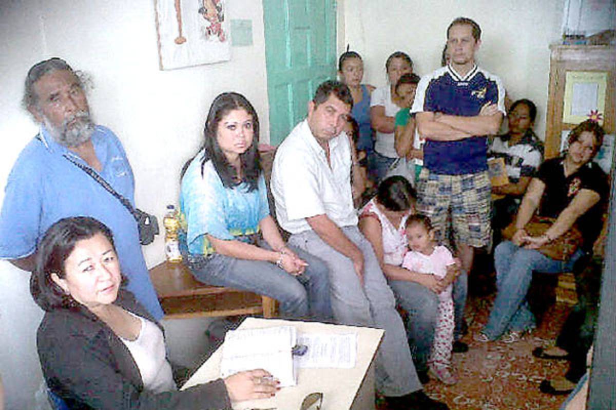 Padres de familia se toman escuela en La Fraternidad