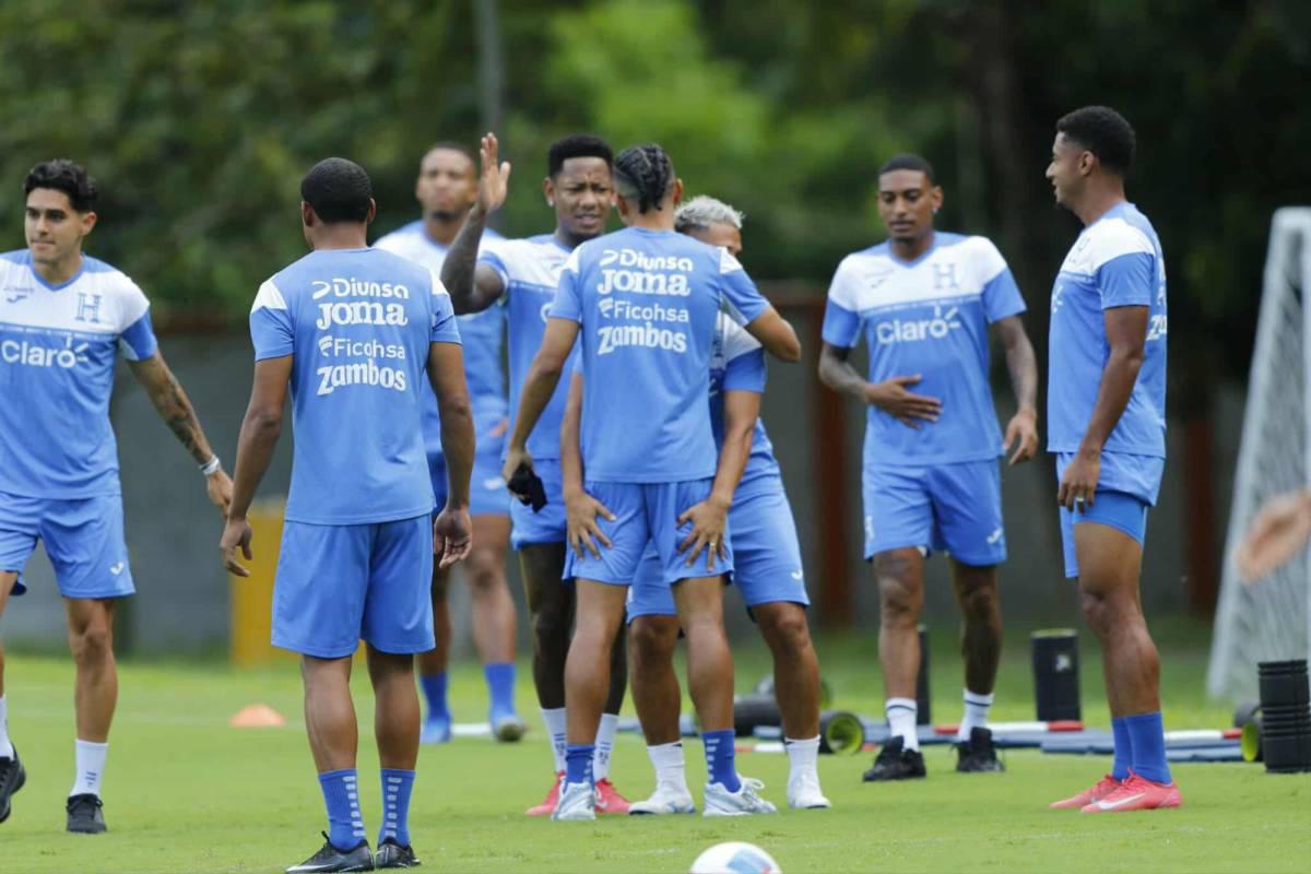 Bella chica llegó a entreno de Honduras y la alegría que causó arribo de Palma y Rivas