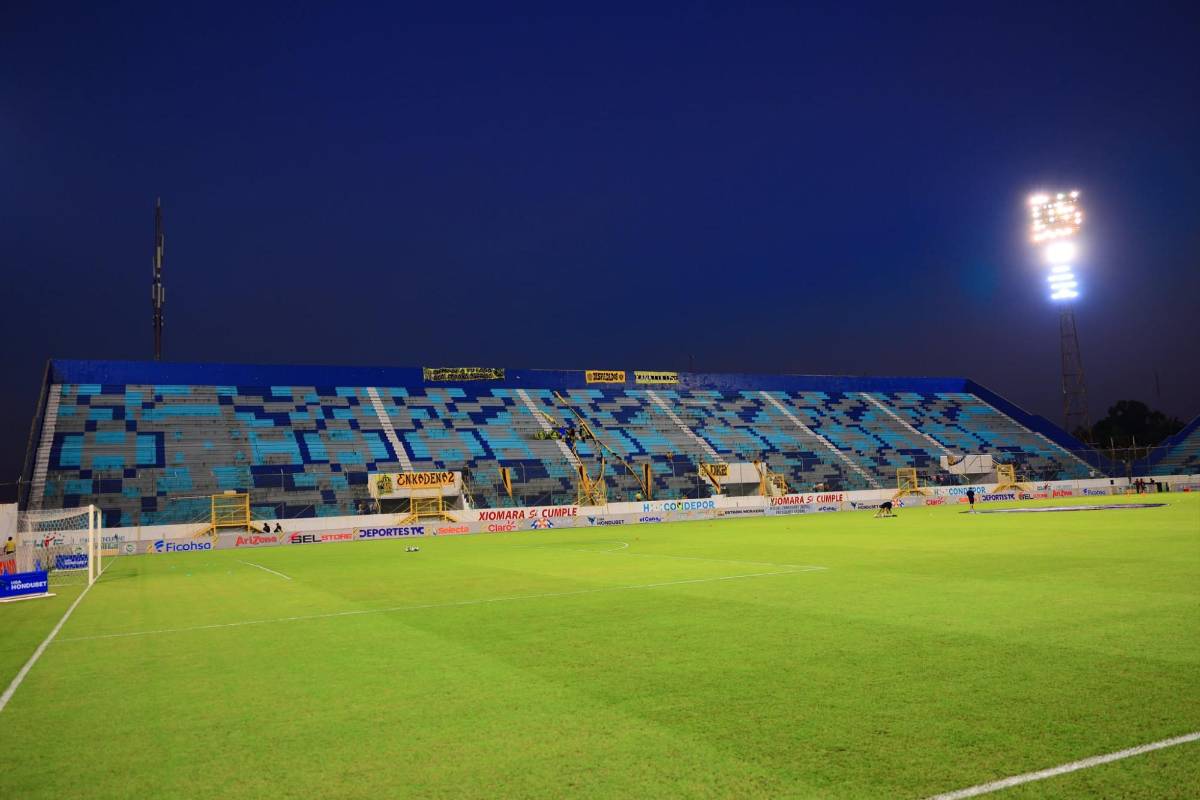 Bellas chicas cautivaron, jugador salió herido y la bronca de Real España en el Morazán