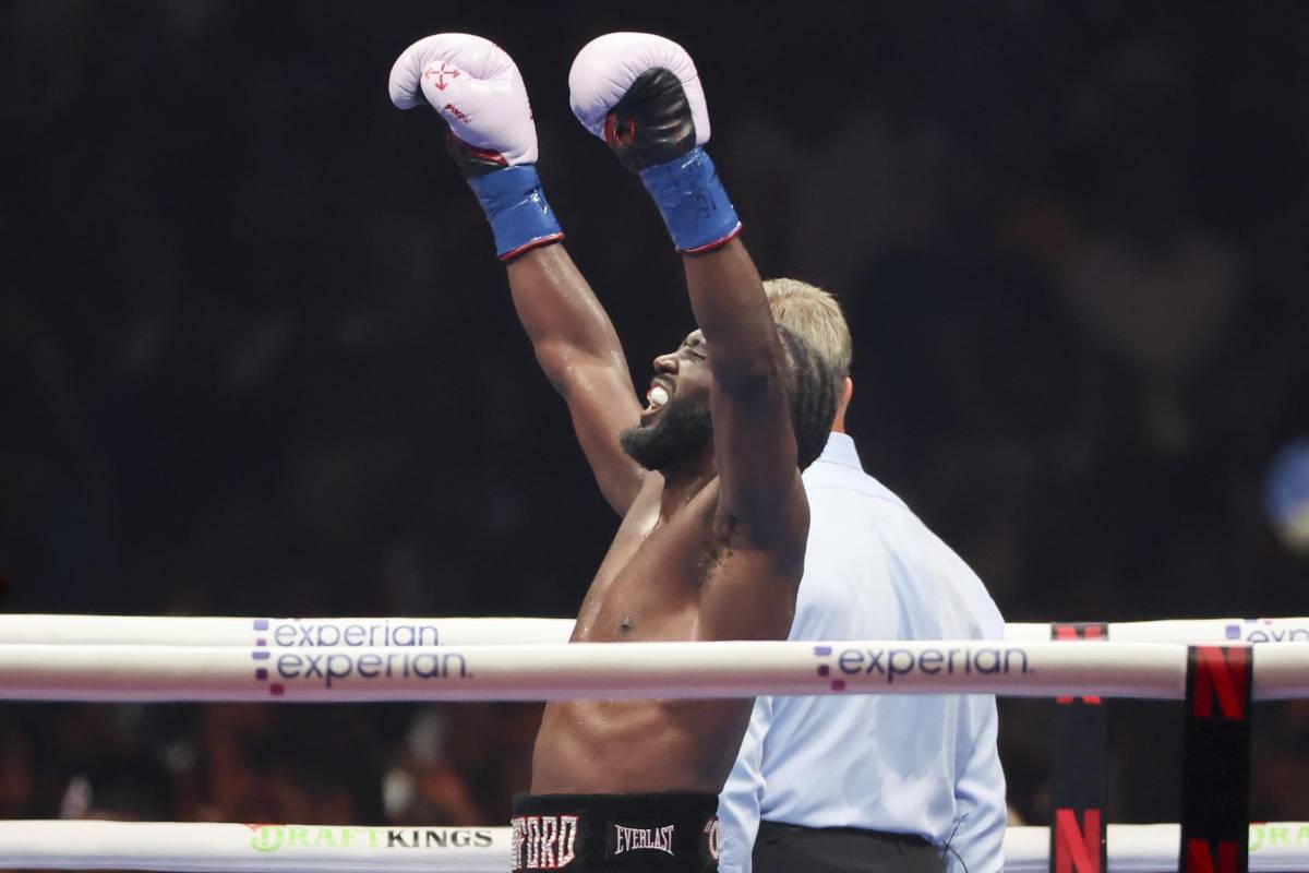 Mayweather ganó miles de dólares por apostar a favor de Crawford ante Canelo Álvarez