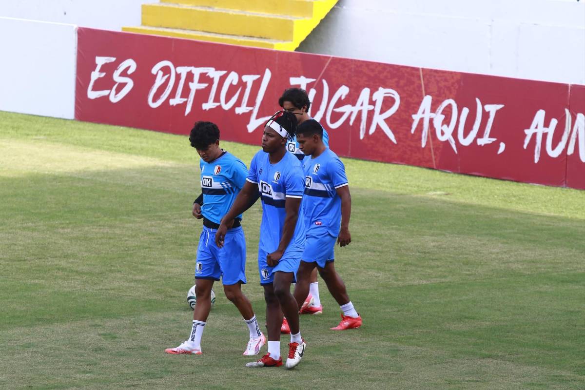 Real Estelí se instala en SPS y guapa periodista sorprende en entrenamiento en el Morazán