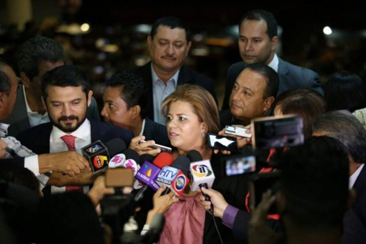 Exdiputada de Libre regresa al Partido Liberal