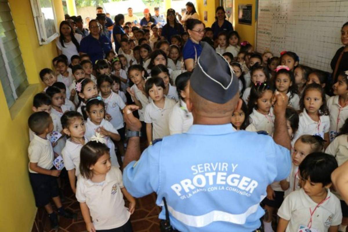 A charlas antiviolencia 120 mil niños