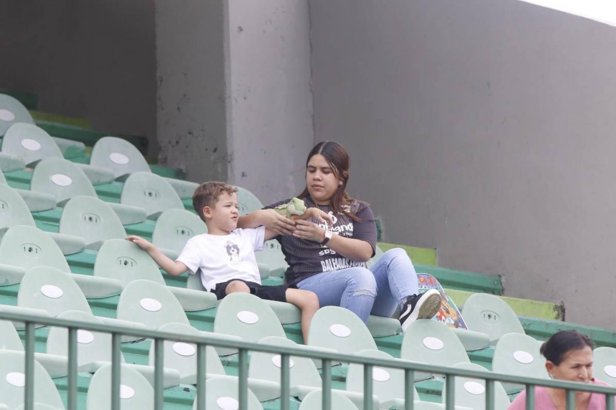 Bellas chicas engalanaron y un fenomenal ambiente se vivió en el estadio Yankel Ronsenthal