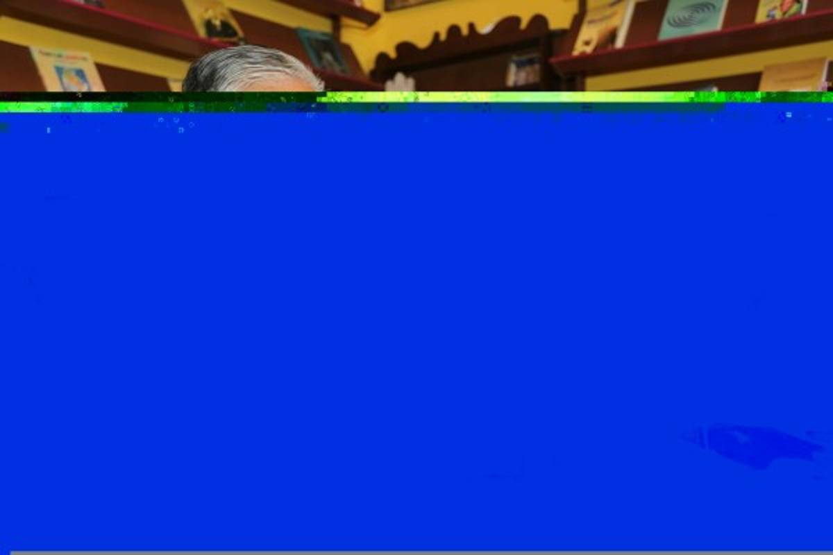 Castelar disfrutó cada una de las presentaciones de sus libros, sus poemarios eran su orgullo.