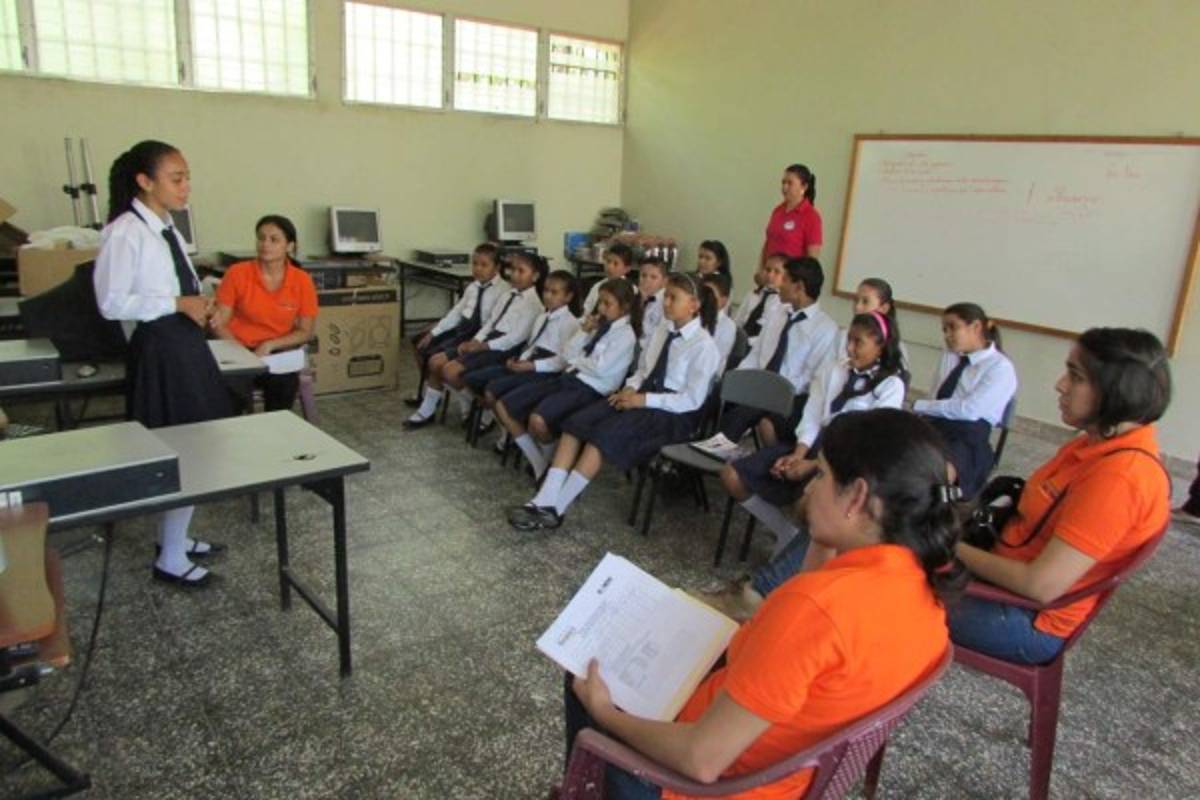 Estudiantes aprenden sobre el CO2 de la mano de PEMSA/Nacaome II