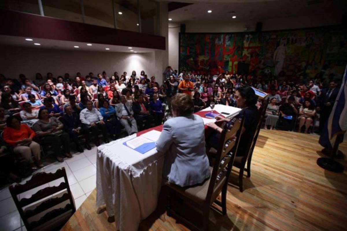 La UPNFM rinde homenaje a Rubén Darío